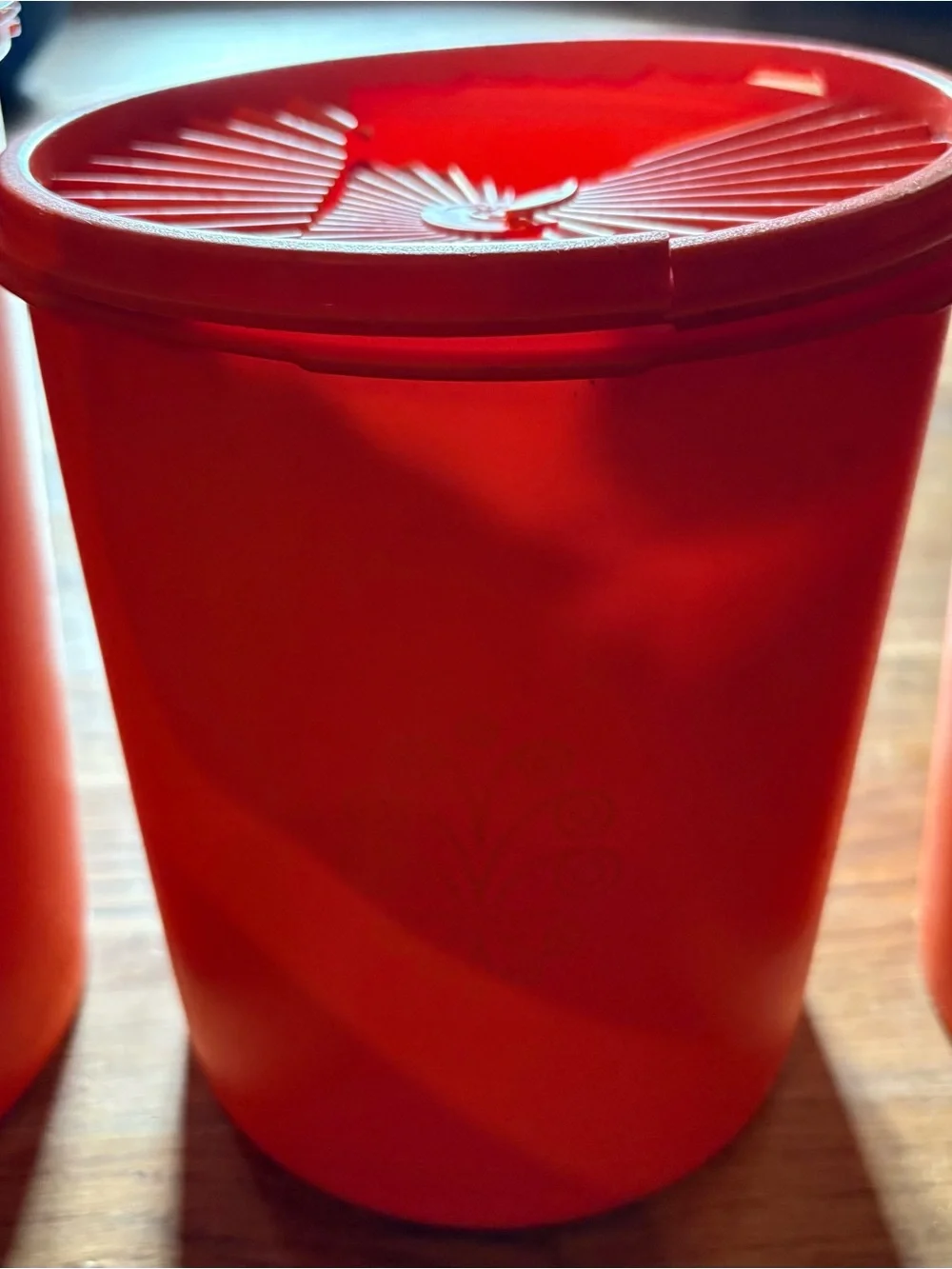 Tupperware Servalier canisters, Set of 4 (top to one is broken), Orange
